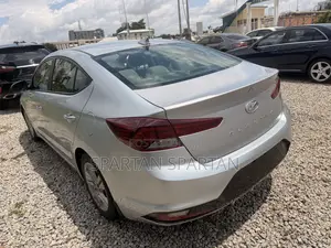 Hyundai Elantra 2020 Silver