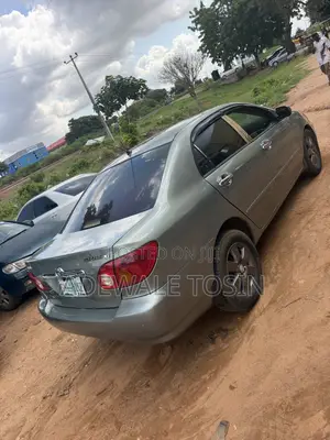 Toyota Corolla LE 2004 Silver