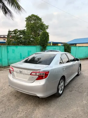 Toyota Camry SE Sport 4dr Sedan (2.5L 4cyl 6A) 2014 Silver