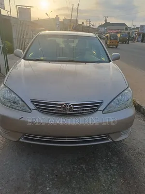 Toyota Camry 2005 Gold