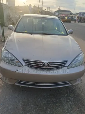 Toyota Camry 2005 Gold