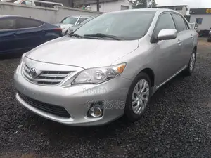 Toyota Corolla LE 4dr Sedan (1.8L 4cyl 4A) 2013 Silver
