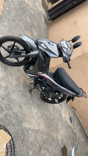 TVS Neo NX 2025 Silver