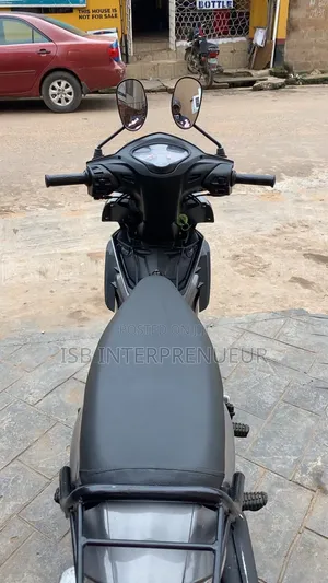 TVS Neo NX 2025 Silver