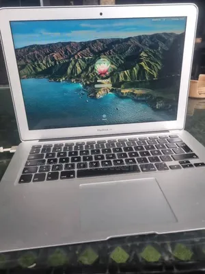 Laptop Apple MacBook Pro 2015 8GB Intel Core i5 SSD 128GB