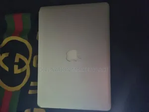 Laptop Apple MacBook Pro 2015 8GB Intel Core i5 SSD 128GB