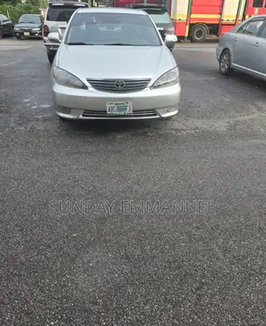 Toyota Camry 2.4 XLE 2005 Silver