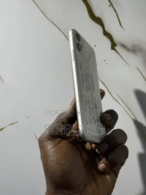 Apple iPhone 11 128 GB White