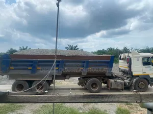 30 Tons of Three Quarters Granite Available in Benin!