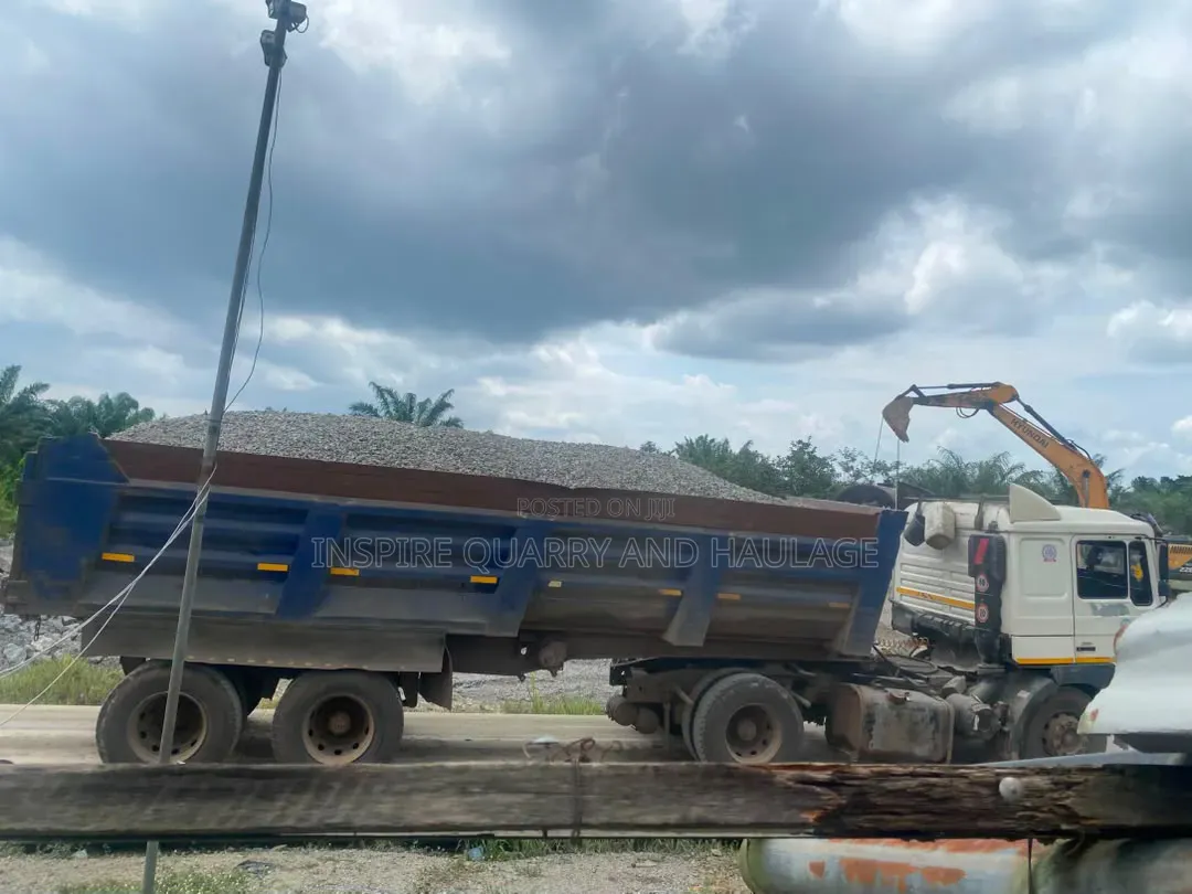 30 Tons of Three Quarters Granite Available in Benin!