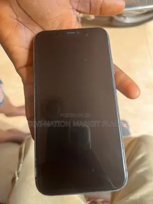 Apple iPhone 11 64 GB Black