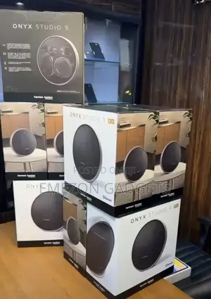 Onyx Studio 9