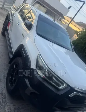 Toyota Hilux 2018 White