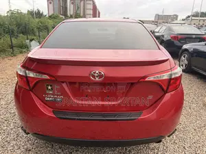 Toyota Corolla 2016 Maroon