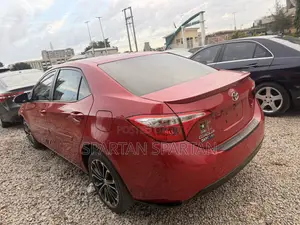 Toyota Corolla 2016 Maroon