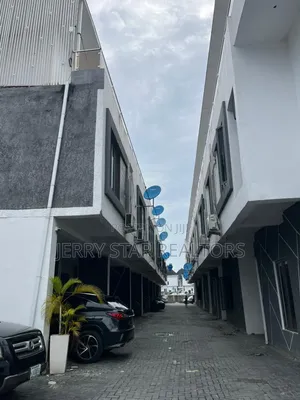 3bdrm Penthouse in Westend Estate, Ikota for sale