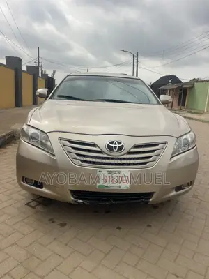 Toyota Camry 2.4 XLE 2008 Gold