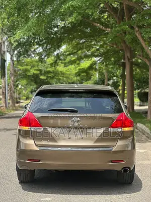 Toyota Venza LE 2011 Brown