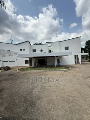 10bdrm Duplex in Maitama for sale