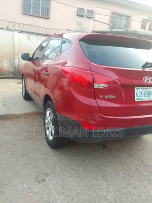 Hyundai Tucson 2011 Red