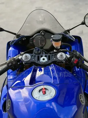 Yamaha R1 2014 Blue