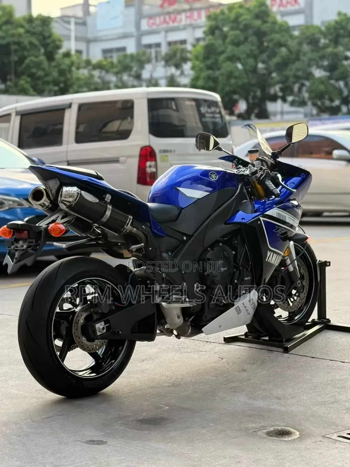 Yamaha R1 2014 Blue