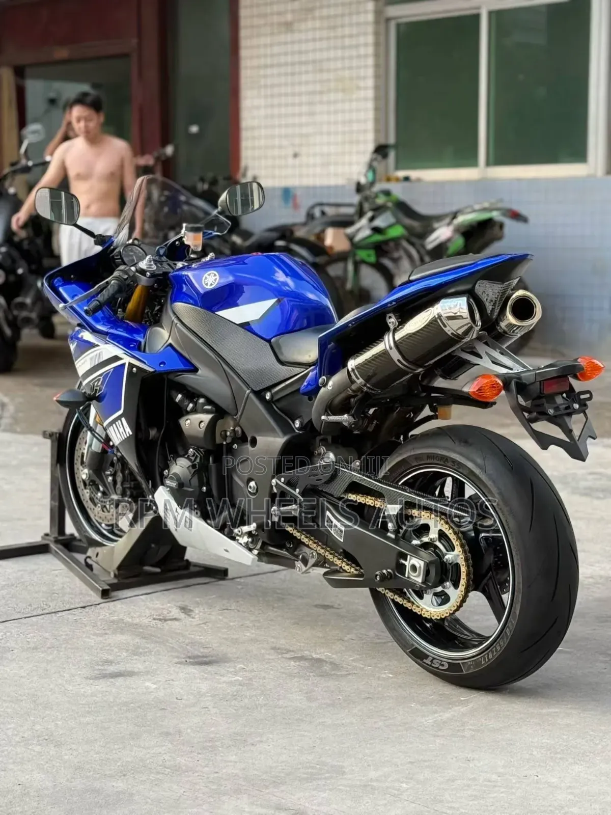 Yamaha R1 2014 Blue