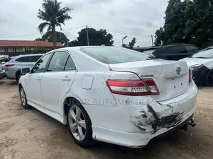 Toyota Camry SE 4dr Sedan (2.5L 4cyl 6AM) 2010 White