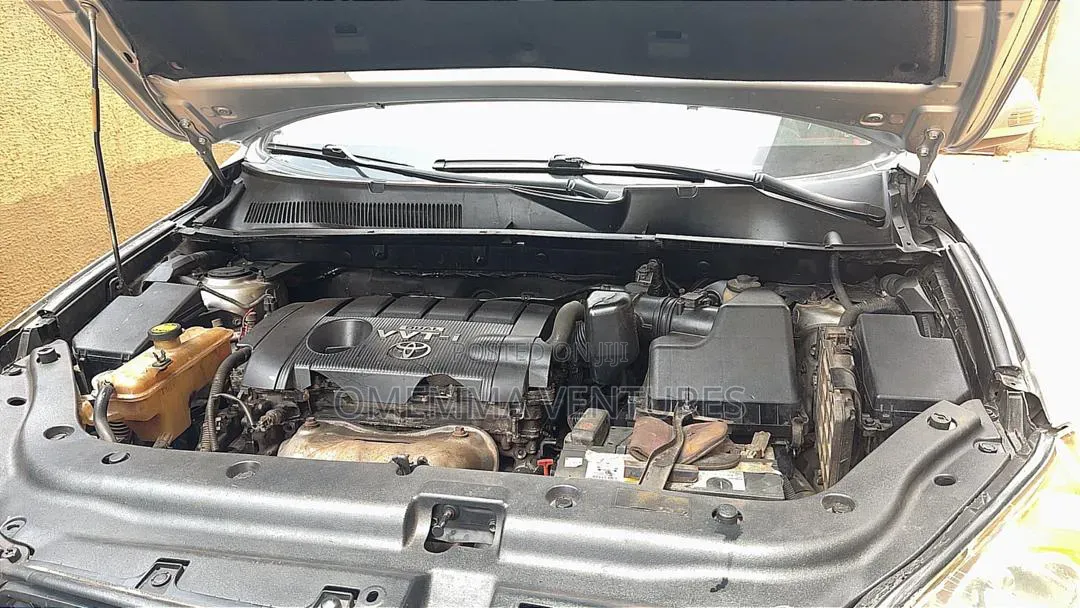 Toyota RAV4 2010 Silver