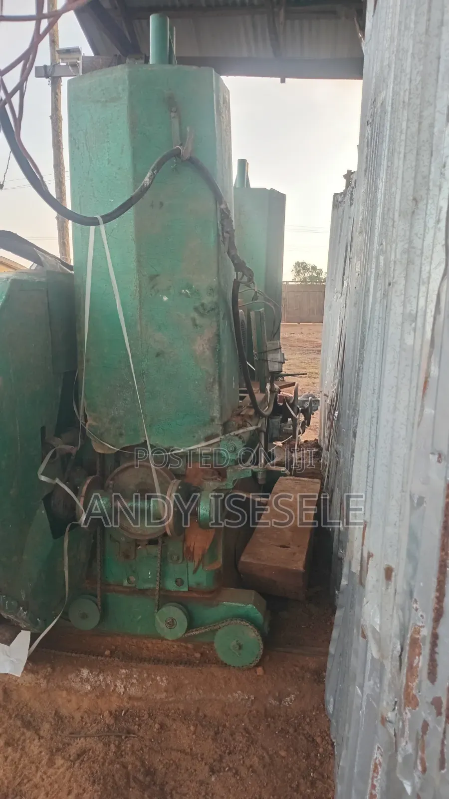 Bi-Saw Machine