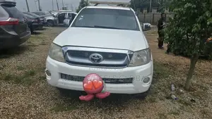 Toyota Hilux 2.0 VVT-i 2010 Silver