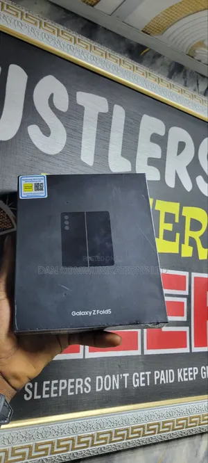 New Samsung Galaxy Z Fold 5 256 GB Gray