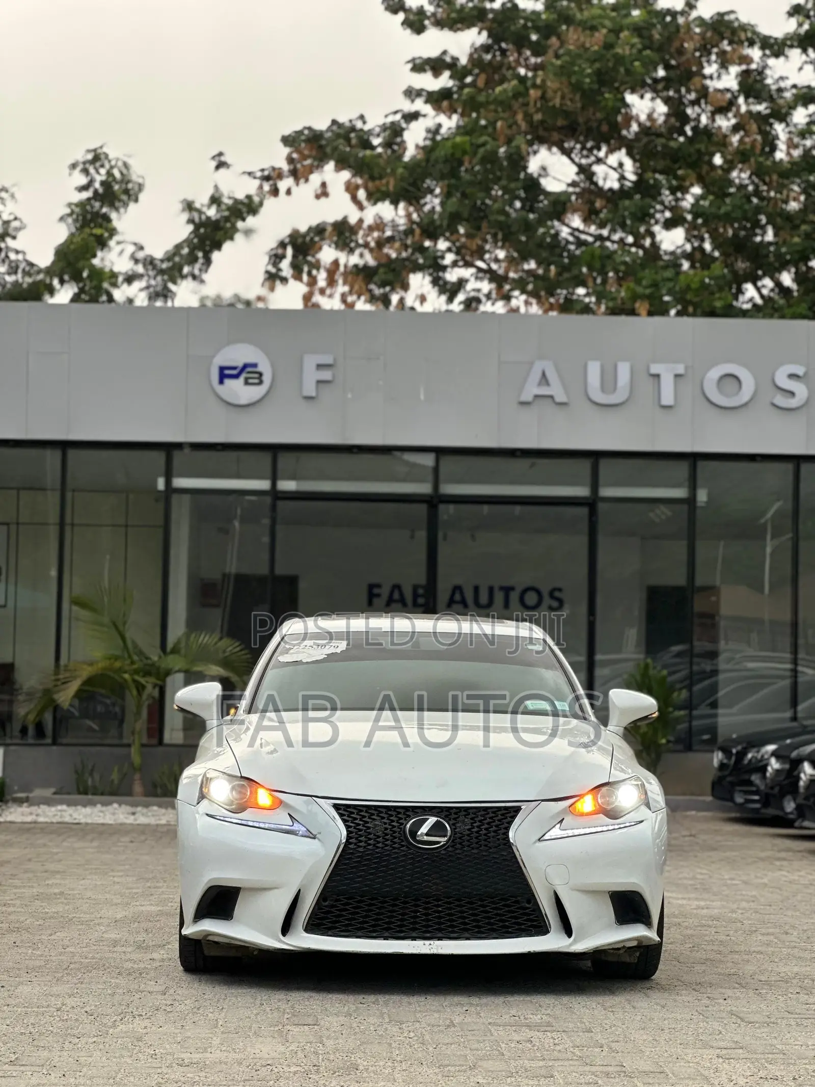 Lexus IS 300 AWD 2016 White