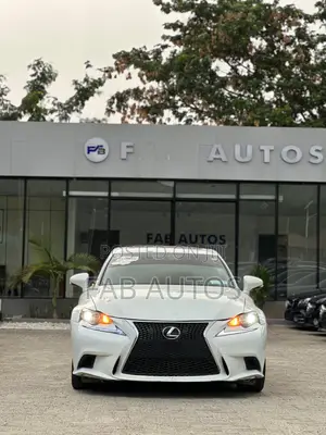 Lexus IS 300 AWD 2016 White