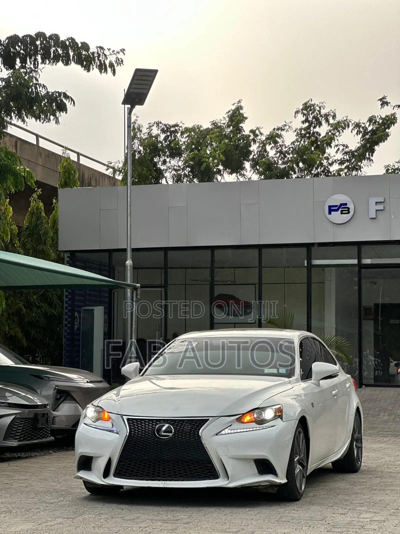 Lexus IS 300 AWD 2016 White