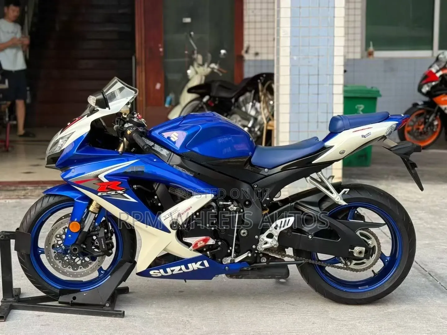 Suzuki GSX-R 2010 Blue