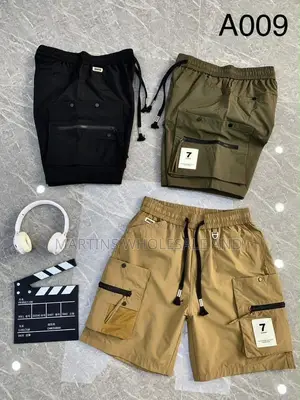 Casual Men's Cargo Shorts Featuring Elastic Waistbands, Contrasting Dr