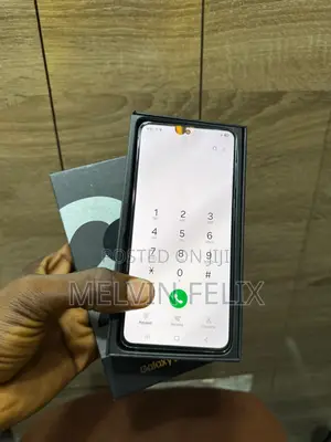 Samsung Galaxy S21 5G 128 GB Black