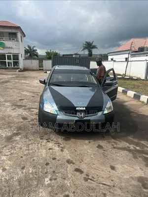 Honda Accord 2005 Gray