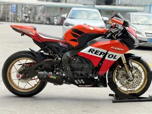 Honda CBR 2015 Orange