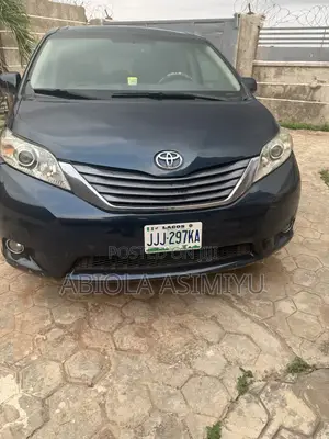 Toyota Sienna LE 7 Passenger Mobility 2011 Blue