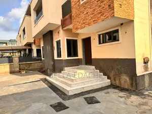4bdrm Duplex in Apo District for sale