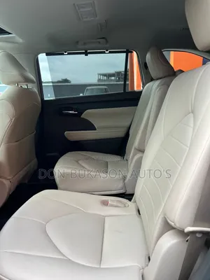 Toyota Highlander XLE 2021 Red