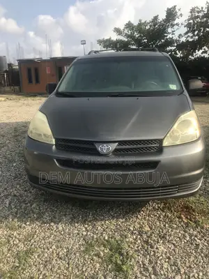 Toyota Sienna 2005 Maroon