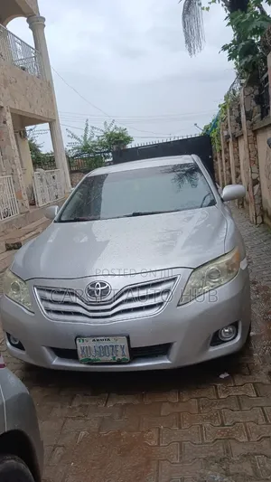 Toyota Camry 2011 Silver