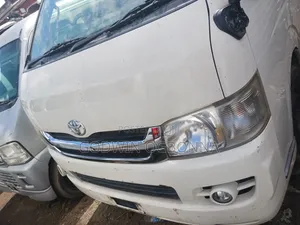 Toyota HiAce 2010 White