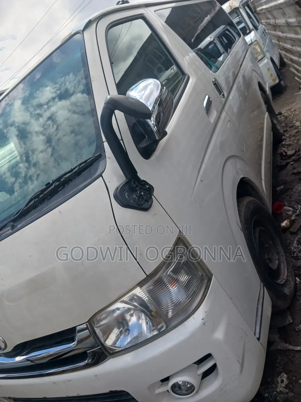 Toyota HiAce 2010 White