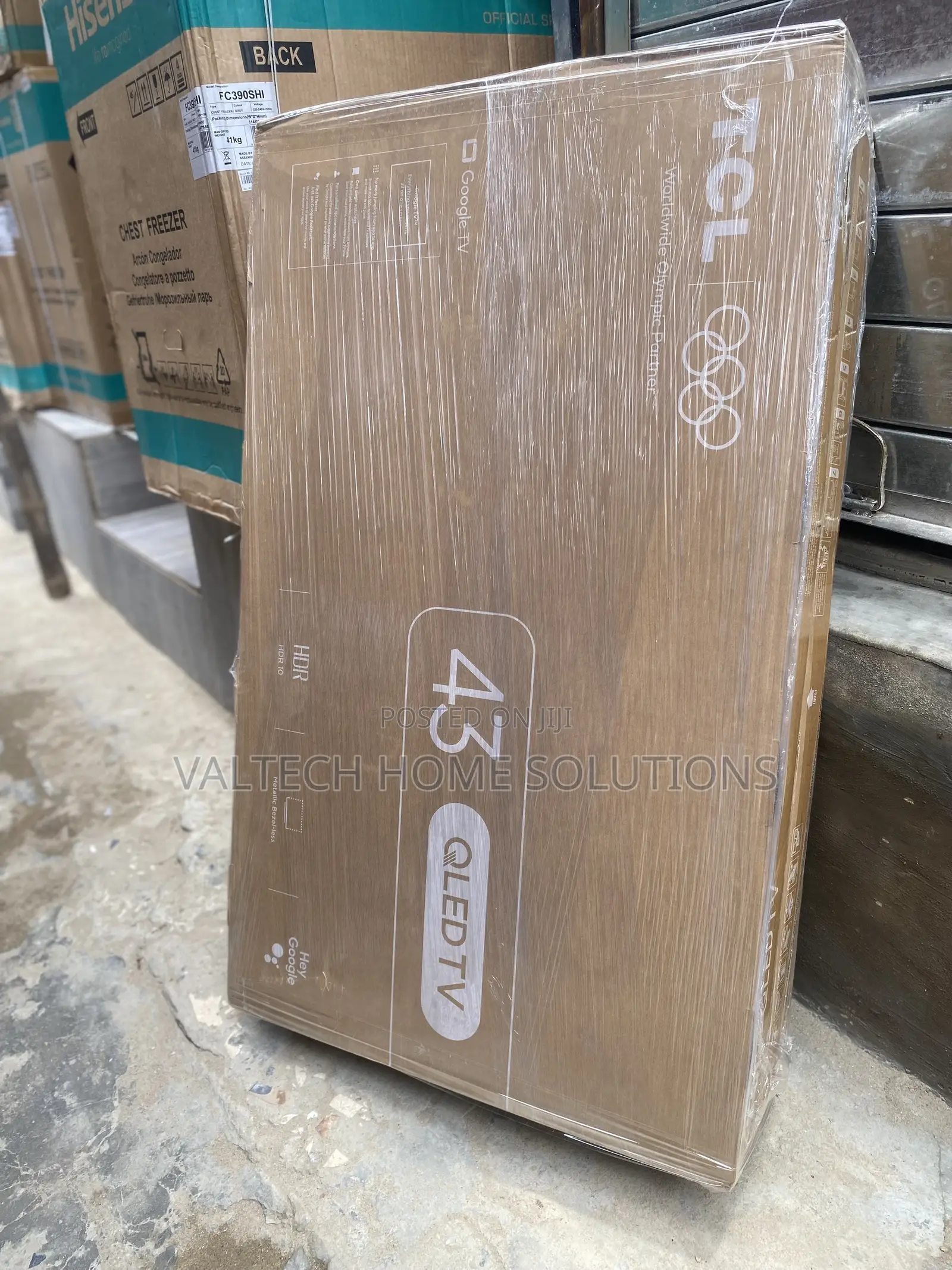 43” QLED Smart TV – Modern Design