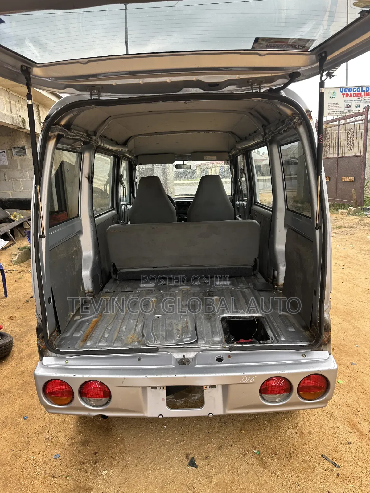 Nissan Clipper 2010 Silver