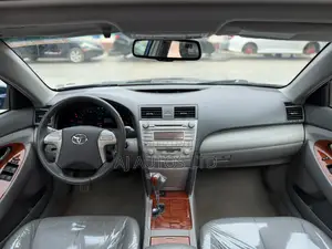 Toyota Camry XLE 4dr Sedan (2.5L 4cyl 6AM) 2010 Blue
